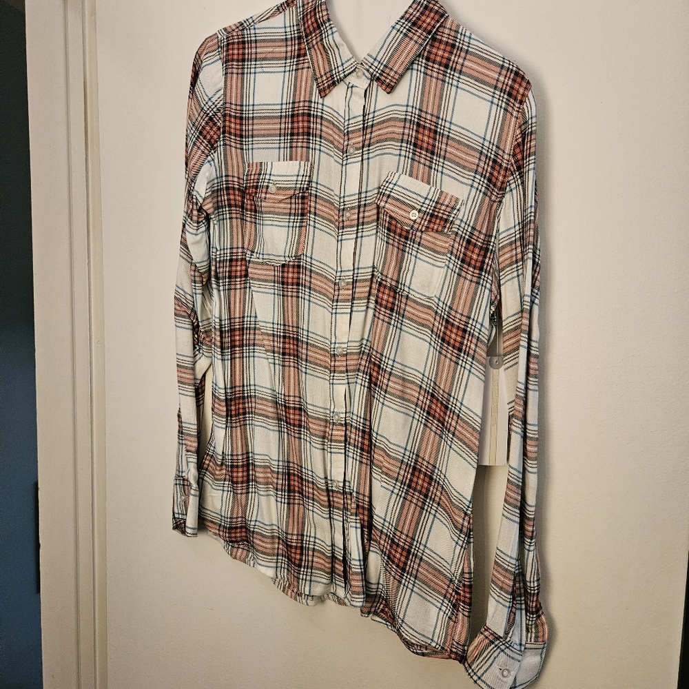 *NWT* O'Neill Red and White Plaid Lightweight Long-Sleeved Shirt Size S